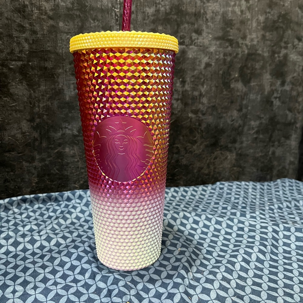 Starbucks Holiday 2024 Oz Tumbler Pink, Gold, And White Studded NEW Collectibles